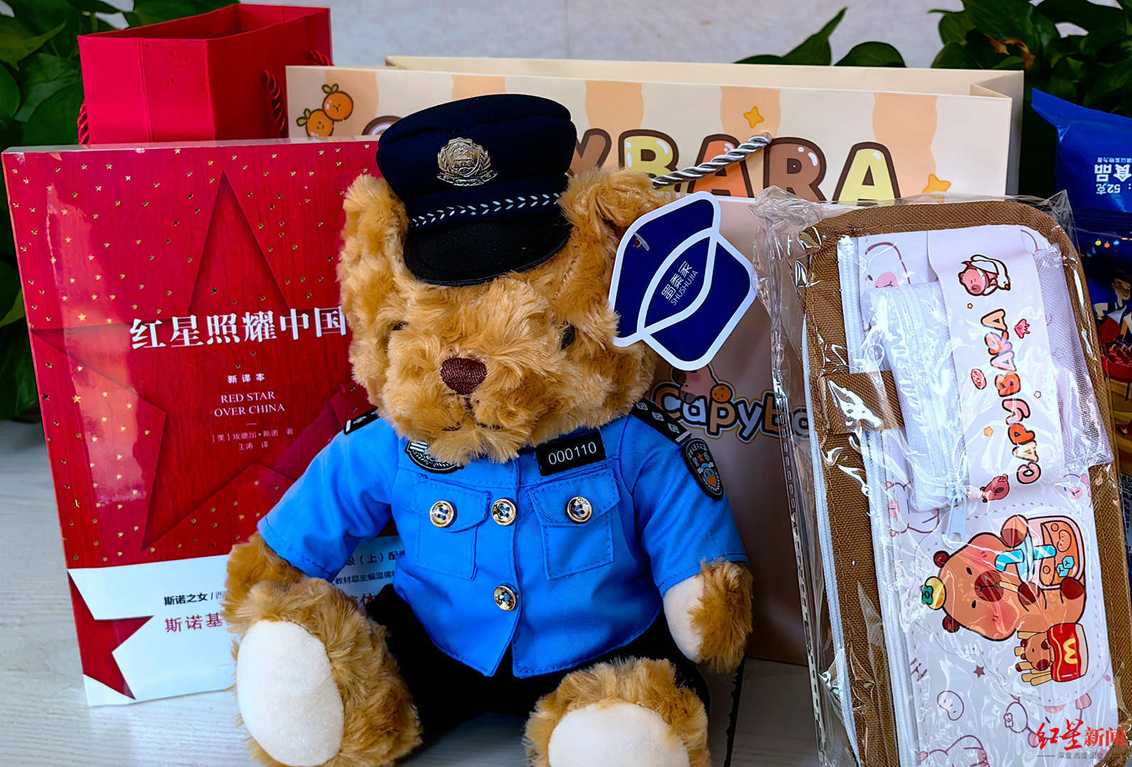 初二男生捡到1.4万余元现金<strong></p>
<p>eth算力</strong>，淡定拍视频后报警物归失主，民警送“奖”到校园