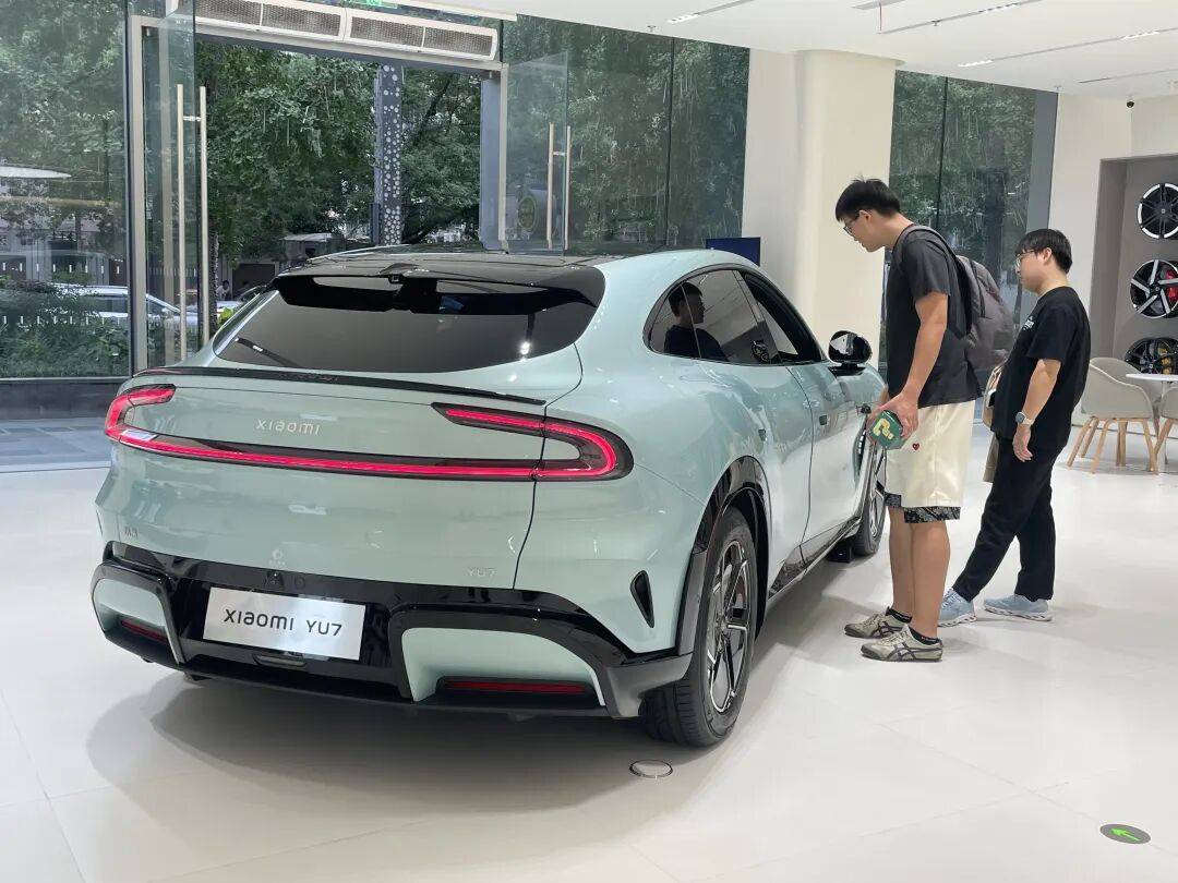 车轮飞滚十余米！武汉小米SU7断轴撞护栏<strong></p>
<p>eth算力</strong>，一月内两起脱落事故，官方回应仍含糊