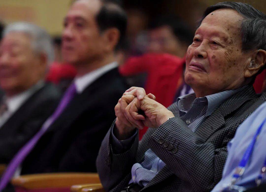 好友追忆杨振宁：他的一针见血<strong></p>
<p>eth算力</strong>，改变了我的一生