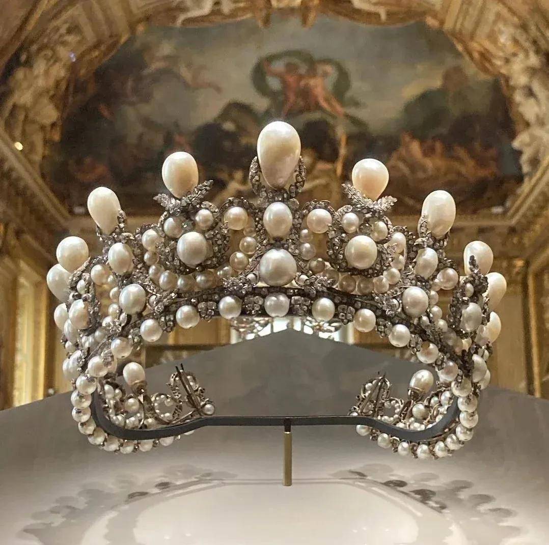 卢浮宫被盗的珠宝中<strong></p>
<p>eth算力</strong>，有拿破仑送给妻子的爱情信物