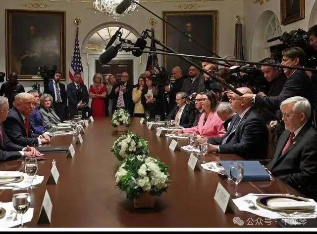 他被特朗普当众羞辱<strong></p>
<p>eth地址</strong>，全场都在哄笑