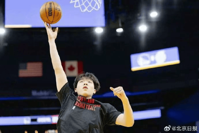 杨瀚森迎NBA常规赛首秀<strong></p>
<p>eth地址</strong>，两罚全中拿到个人NBA生涯首分；此前出场时播音字幕都是中文