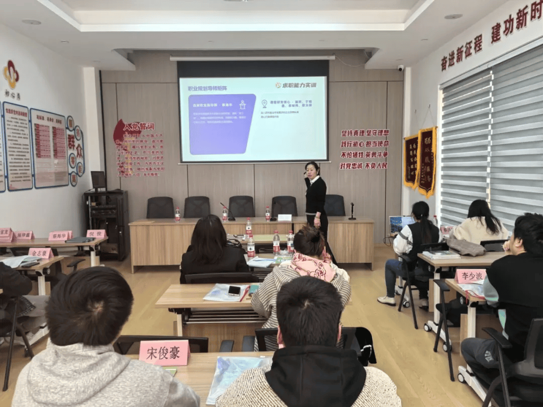 霜降·职场收获季|秋暮露成霜<strong></p>
<p>eth地址</strong>,云卷寒风降