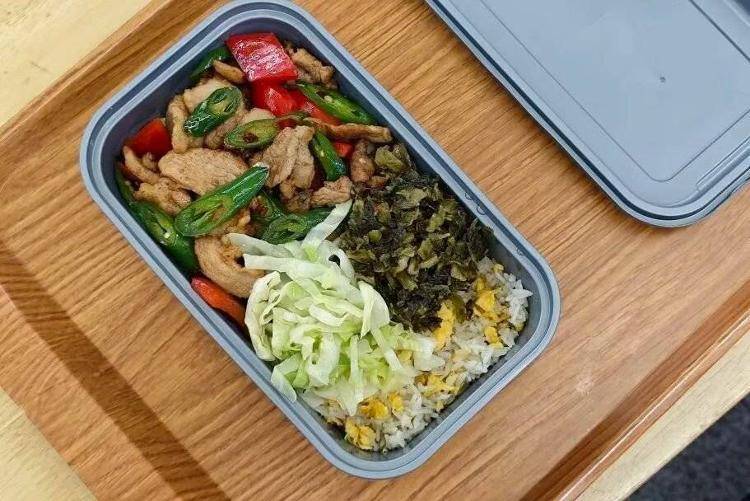 国铁成都局推出17元高铁盒饭：门店现炒<strong></p>
<p>eth行情</strong>，送餐到座