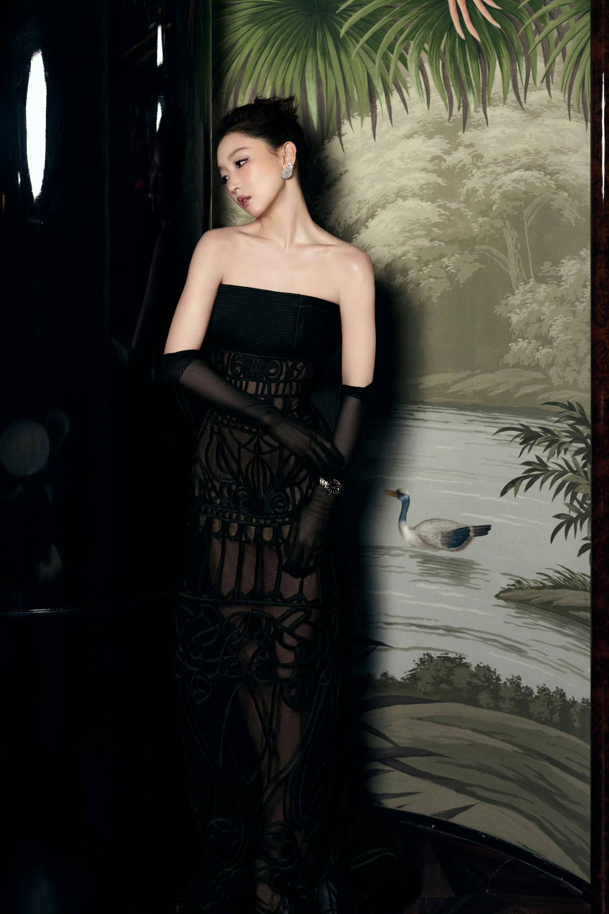 刘亦菲头顶满天星、周冬雨大胆透视装、杨幂顶级高定...VOGUE红毯谁赢了<strong></p>
<p>eth行情</strong>？