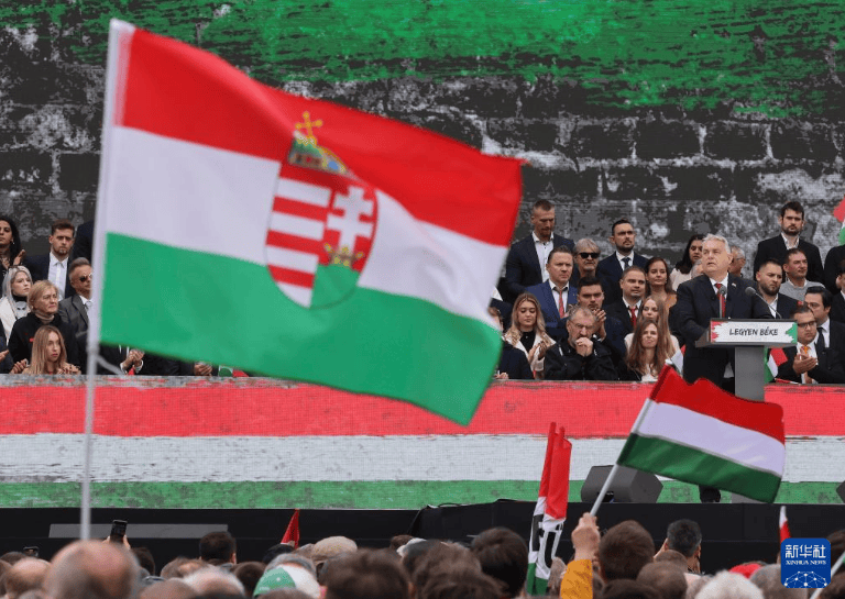 手机报·晚报丨每周一天“无作业日”<strong></p>
<p>eth行情</strong>,如何实施?神舟二十一号,近日择机发射!