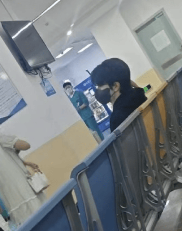 知名东北籍演员发生意外<strong></p>
<p>eth行情</strong>，剧组已送医