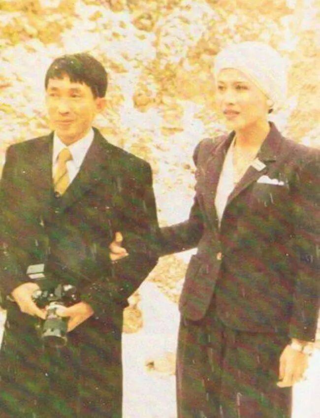 泰国王太后诗丽吉去世<strong></p>
<p>eth矿池</strong>，留下19顶奢华王冠和她的传奇一生