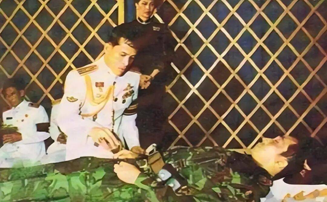 泰国王太后诗丽吉去世<strong></p>
<p>eth矿池</strong>，留下19顶奢华王冠和她的传奇一生