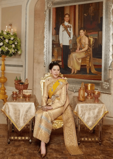 泰国王太后诗丽吉去世<strong></p>
<p>eth矿池</strong>，留下19顶奢华王冠和她的传奇一生