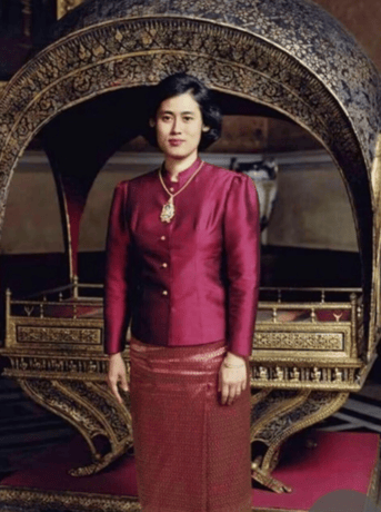 泰国王太后诗丽吉去世<strong></p>
<p>eth矿池</strong>，留下19顶奢华王冠和她的传奇一生