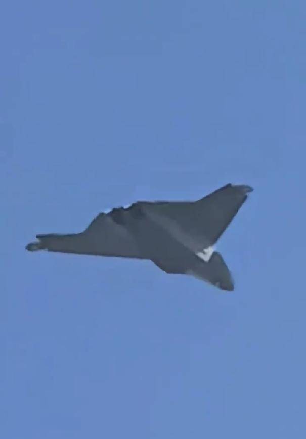 无空速管<strong></p>
<p>eth价格</strong>，疑似第二架歼-50：美国精神胜利法，新六代机东亚决战