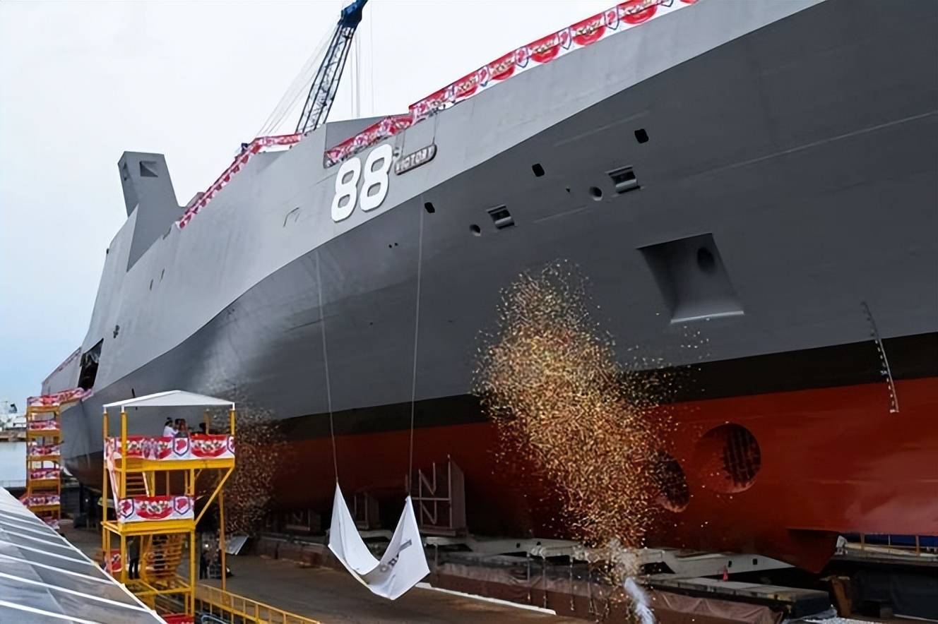 人口不足600万的小国<strong></p>
<p>eth价格</strong>，建造8000吨级大型战舰，新加坡“胜利号”多用途战斗舰亮相