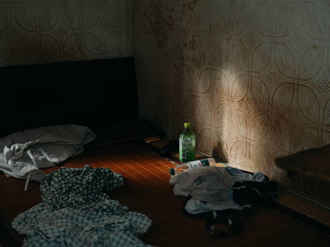 <strong></p>
<p>eth价格</strong>他们挤在8元一晚的旅店 几百人抢一个活