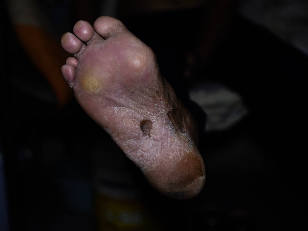 <strong></p>
<p>eth价格</strong>他们挤在8元一晚的旅店 几百人抢一个活