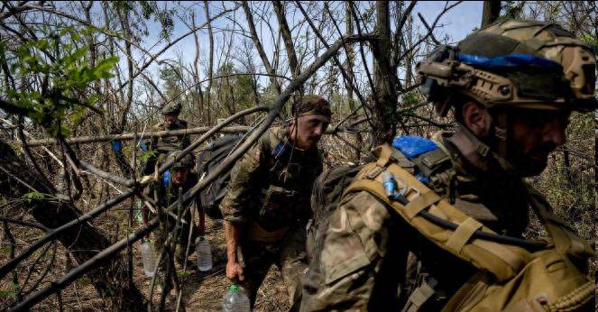 红军城大势已去<strong></p>
<p>eth trunk</strong>，乌军士兵倒戈投俄后，公开宣布泽连斯基才是乌克兰的敌人