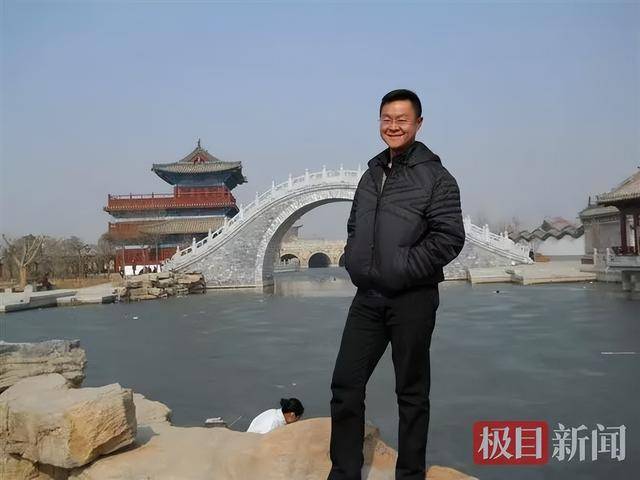 痛心!王波在武汉不幸去世<strong></p>
<p>eth trunk</strong>,年仅43岁