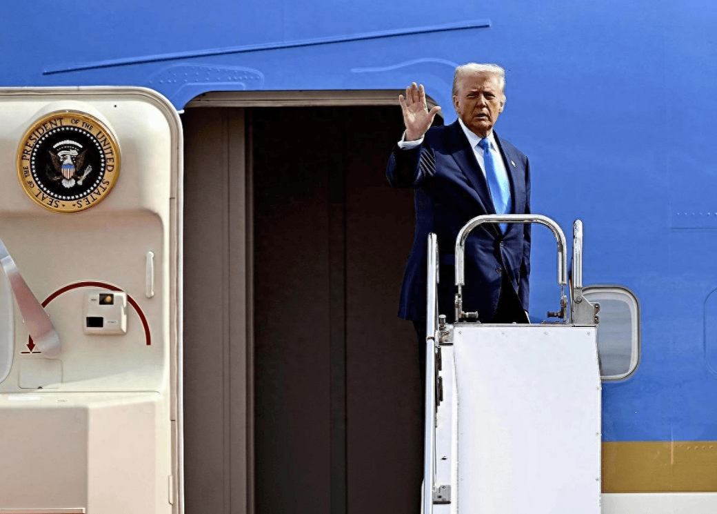 火速赶回国的特朗普<strong></p>
<p>eth查询</strong>，在专机空军一号上，亲口说出此行最大遗憾