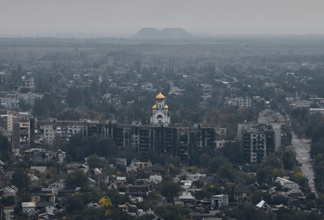 红军城移交前夜<strong></p>
<p>eth查询</strong>，乌克兰宣布开辟新战线，主动反攻击溃俄军攻势