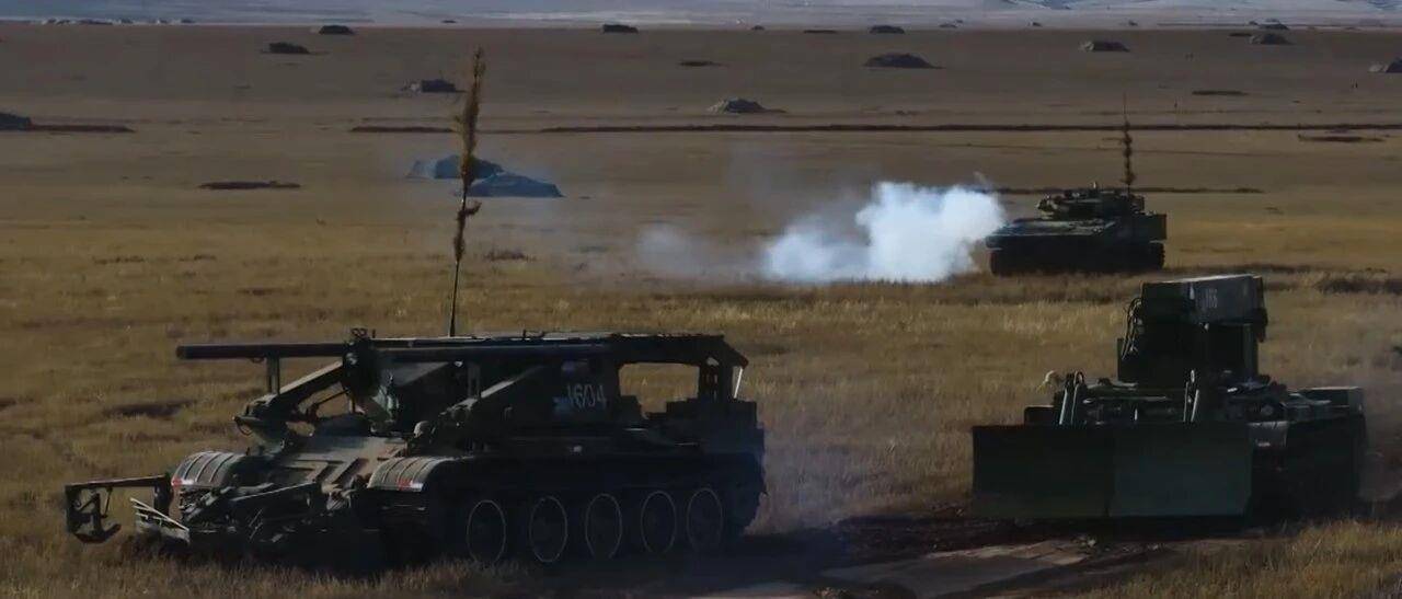 大场面！机器狗、无人机开路<strong></p>
<p>区块链eth</strong>，实兵对抗演练画面公布