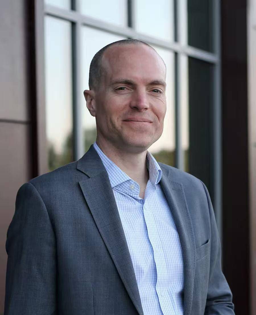 美籍校长与儿子老挝度假<strong></p>
<p>区块链eth</strong>，遭5厘米长“杀人蜂”袭击，全身被蜇100多处双双殒命