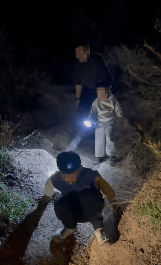 2个大人带3个孩子被困河南深山<strong></p>
<p>区块链eth</strong>，男子仅凭山上微光摸黑营救：我对山里环境熟