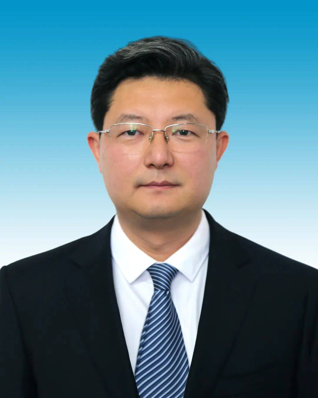 生于1985年<strong></p>
<p>eth区块链</strong>，赵鲁主动投案