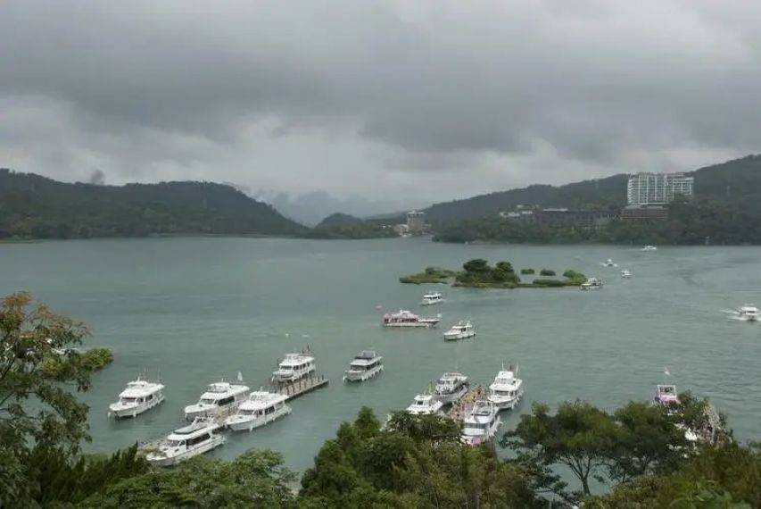 两岸统一众望所归！台湾岛内掀起入党潮<strong></p>
<p>eth区块链</strong>，869人加入国民党，洪秀柱出面促统，果然没让大陆失望！