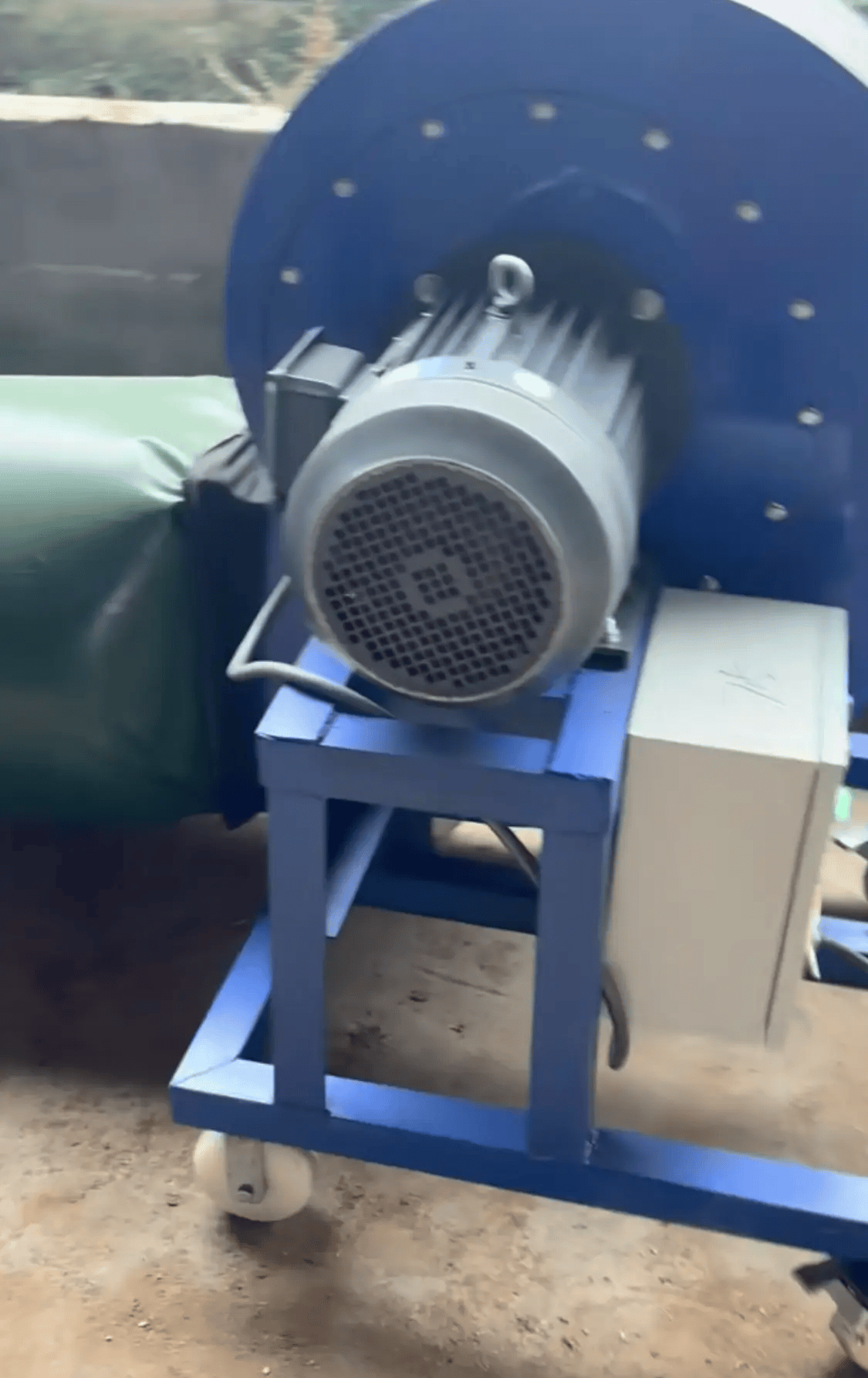 阴雨50天<strong></p>
<p>eth区块链</strong>，他用3200块救回30万斤玉米