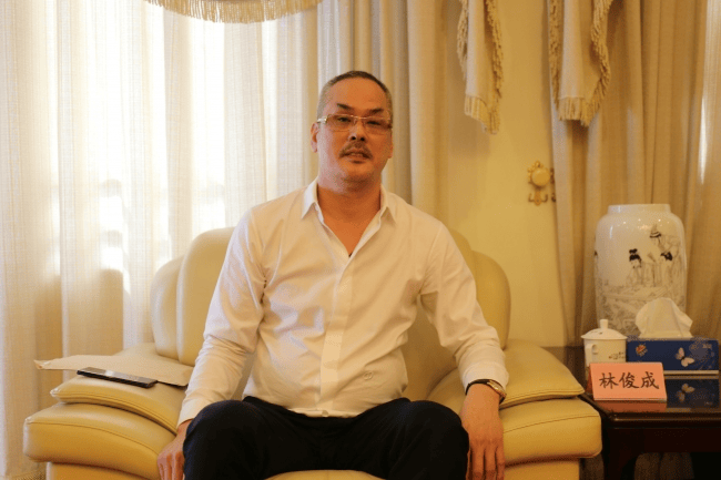 成都路桥95后美女董事长林晓晴的神秘父亲<strong></p>
<p>eth走势</strong>,终于曝光了?