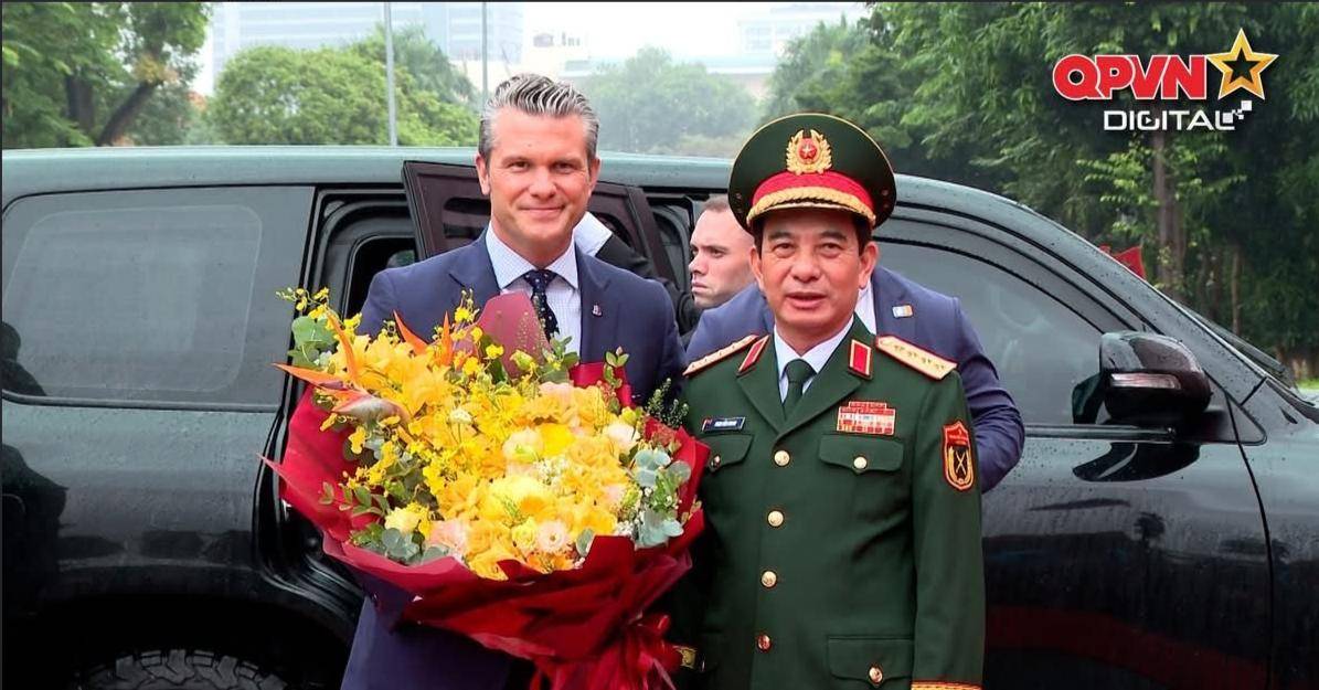 美国战争部长不远万里<strong></p>
<p>eth走势</strong>，访问越南后，发现越军假想敌是美军自己！