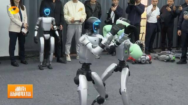 湖南省省长、浙江省省长<strong></p>
<p>eth交易平台</strong>，一同观看机器人表演