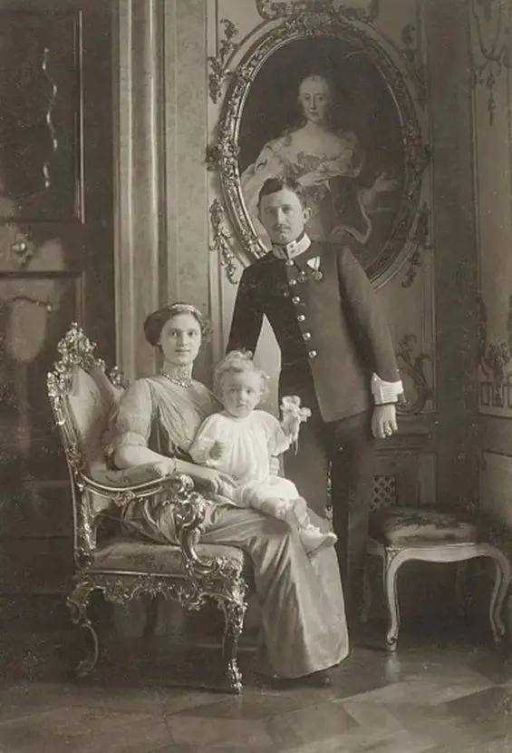 失踪百年的欧洲王室诅咒之钻重现<strong></p>
<p>eth币价格</strong>，背后藏着一位忠贞皇后的惊人布局