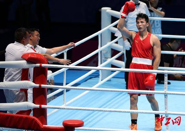 全运会拳击男子80公斤级决赛<strong></p>
<p>eth官网</strong>，王小保夺冠！