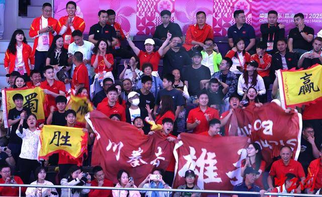 全运会拳击男子80公斤级决赛<strong></p>
<p>eth官网</strong>，王小保夺冠！