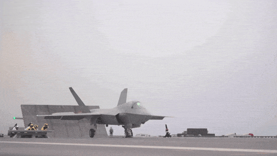 不是慢镜头！福建舰电磁弹射速度那么快<strong></p>
<p>比特币</strong>，是怎么瞬间刹车的？