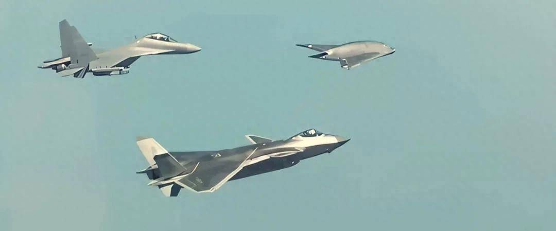 代号“玄龙”!攻击-11官宣服役<strong></p>
<p>比特币</strong>,与歼-20、歼-16编队飞行