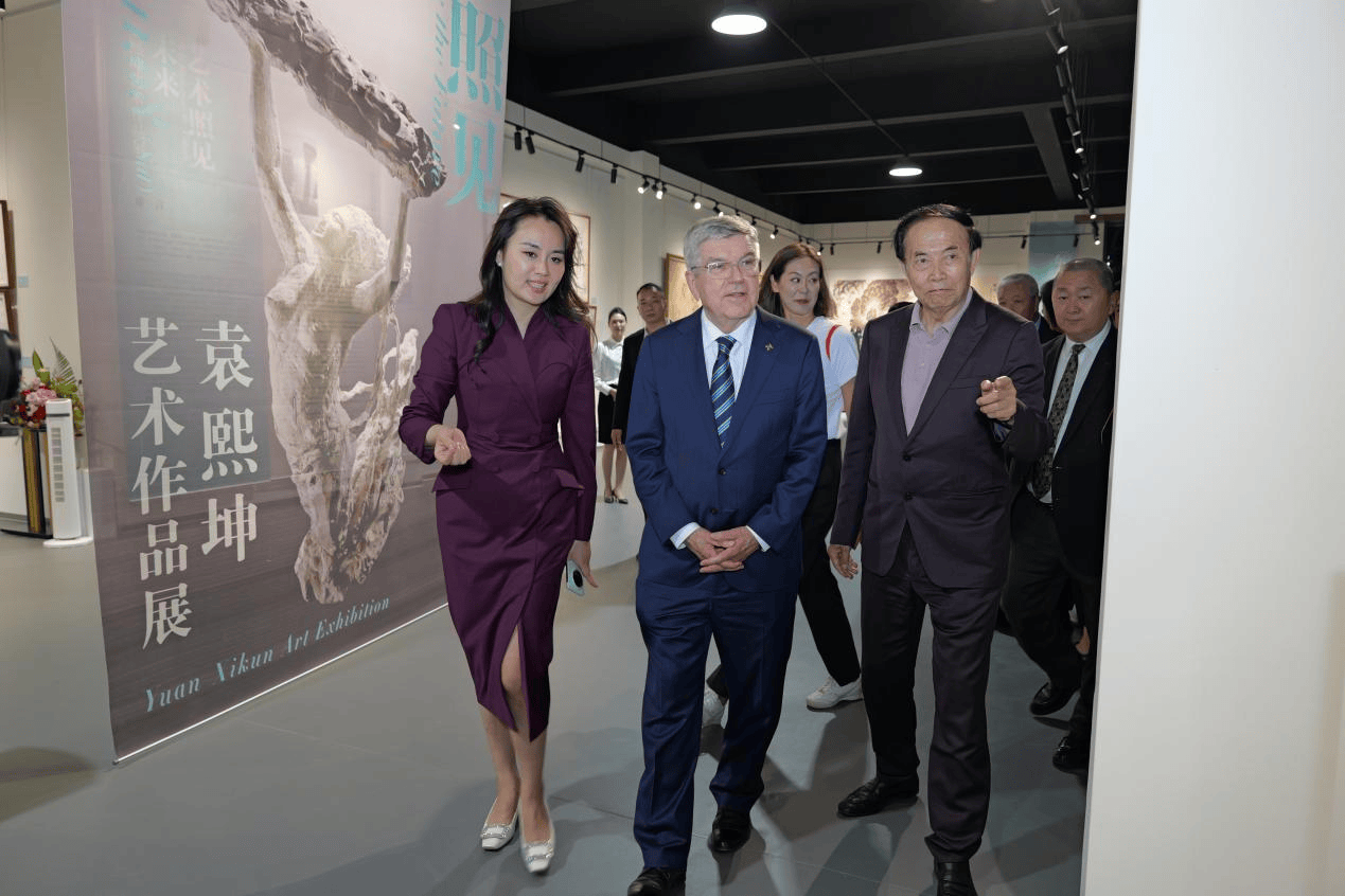 “巴赫遇见巴赫”<strong></p>
<p>比特币</strong>!国际奥委会终身名誉主席广州打卡艺术展