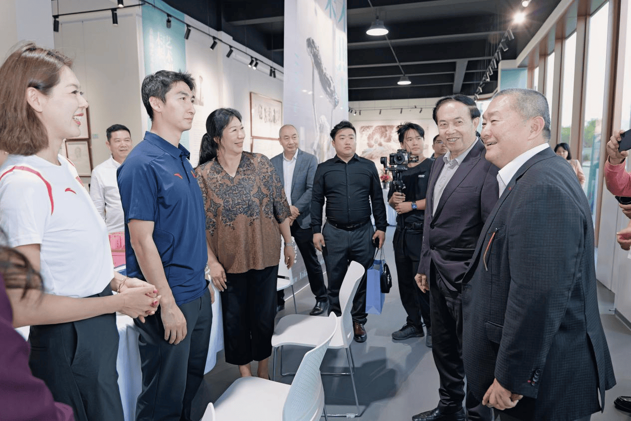 “巴赫遇见巴赫”<strong></p>
<p>比特币</strong>!国际奥委会终身名誉主席广州打卡艺术展