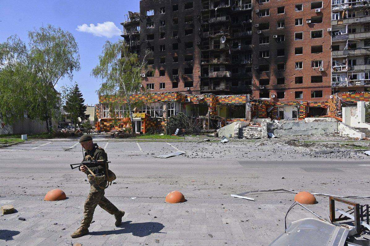 破城就是死路<strong></p>
<p>比特币最新价格</strong>，泽连斯基拼命了，连炸12小时，否认红军城上督战队