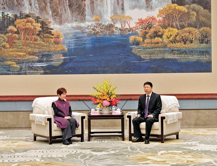 金灿荣:高市早苗想引进核武器<strong></p>
<p>比特币价格</strong>,我们要不要加速祖国统一?