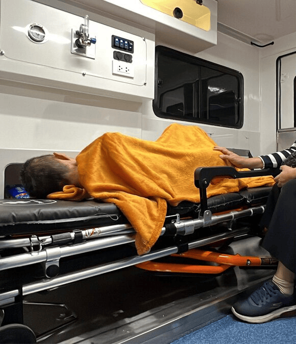 泰国女子被医院宣告脑癌死亡<strong></p>
<p>比特币今日行情价格</strong>，火化前突然睁眼，现场众人吓到尖叫