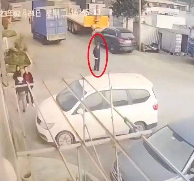 阳江95岁老翁车祸住院3月去世<strong></p>
<p>比特币今日行情价格</strong>,鉴定称自身因素系死亡主因;司机被判一年两个月不断申诉,广东高院:量刑明显不当将再审