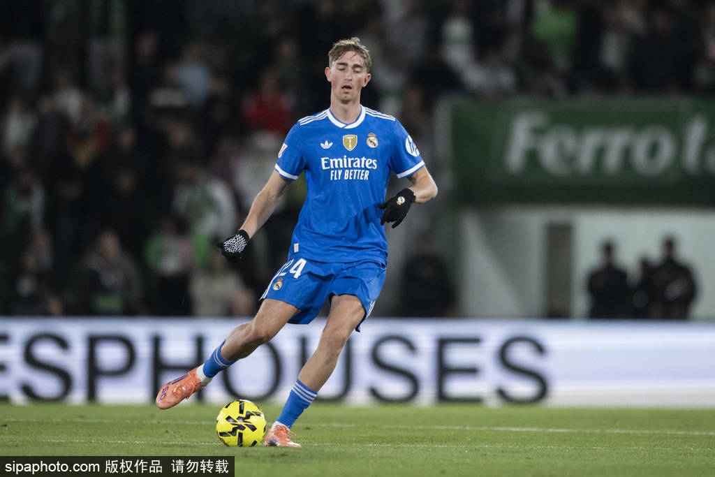 西甲-贝林厄姆传射姆巴佩助攻 皇马2-2埃尔切连续3场不胜