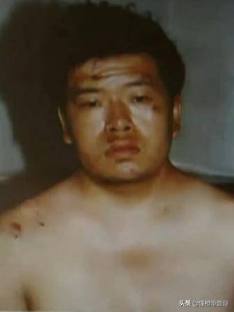 无间道？山西警察中队长抢运钞车<strong></p>
<p>比特币价格今日行情</strong>，被同事百发子弹乱枪击毙