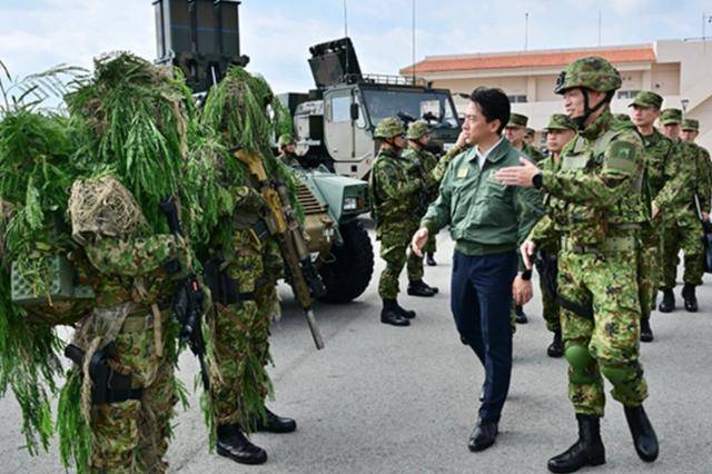 台海附近<strong></p>
<p>比特币价格今日行情</strong>，日本自卫队部署重兵！解放军8字警告，要斩断黑手了？