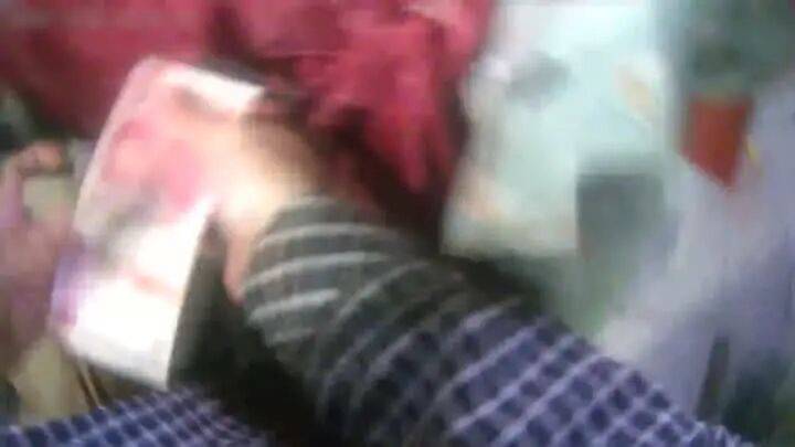 扬州一女子刷短视频惹祸：偷偷去银行取了6万现金<strong></p>
<p>比特币价格今日行情</strong>，结果……