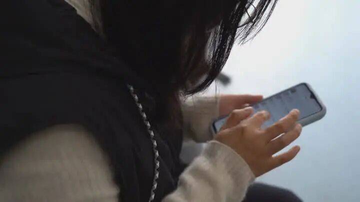 扬州一女子刷短视频惹祸：偷偷去银行取了6万现金<strong></p>
<p>比特币价格今日行情</strong>，结果……