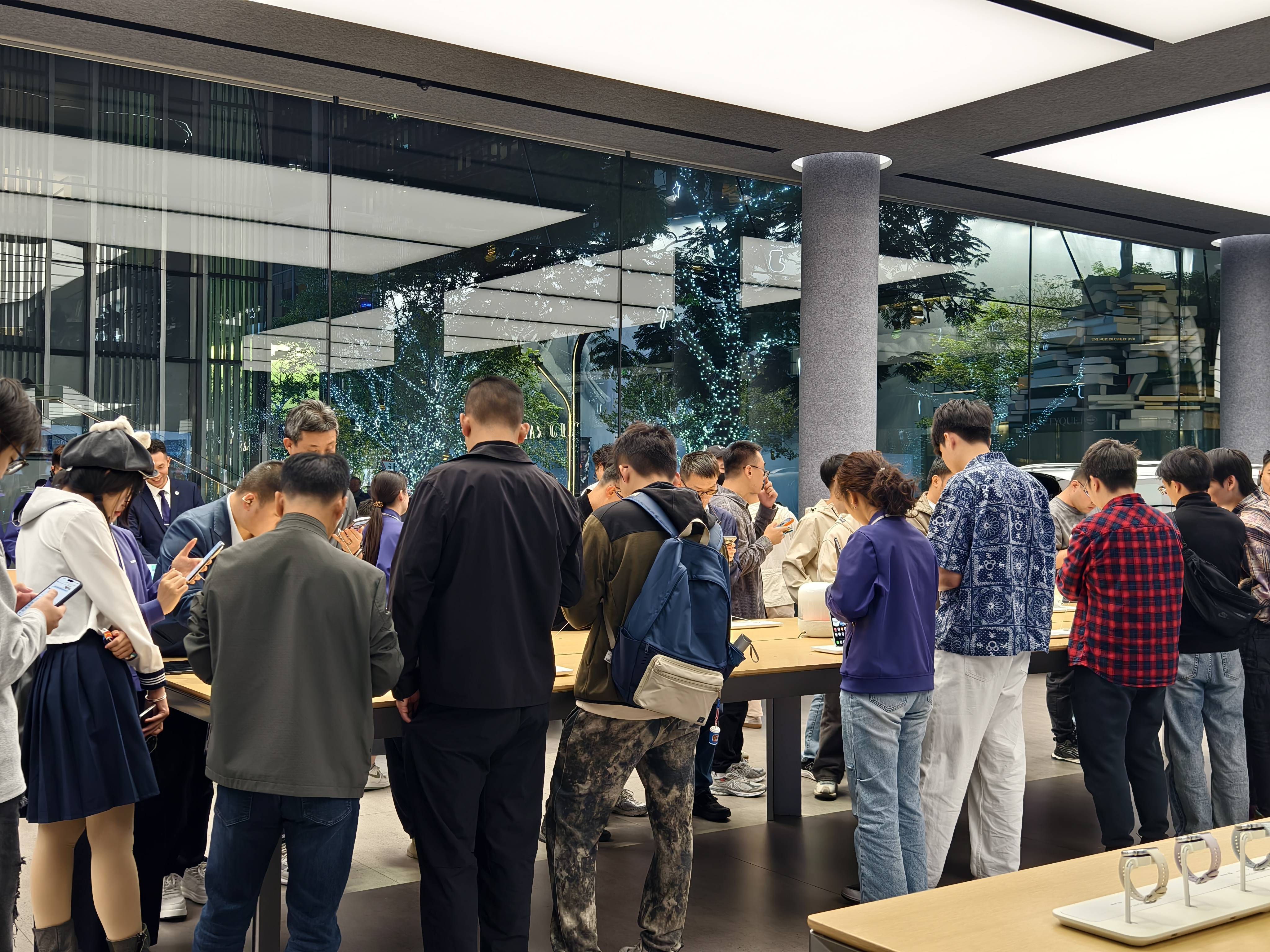 独家｜华为Mate80首批备货30万台左右<strong></p>
<p>比特币行情</strong>，渠道商称“定价很有魄力”