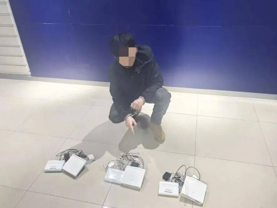 太可怕<strong></p>
<p>比特币最新价格行情</strong>！呼和浩特一酒店客房内惊现“神秘”白色可疑设备！竟然是…